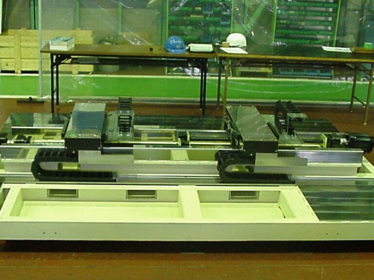 液晶検査装置向け精密XYステージ｜大型精密製缶/切削 スピード加工センター