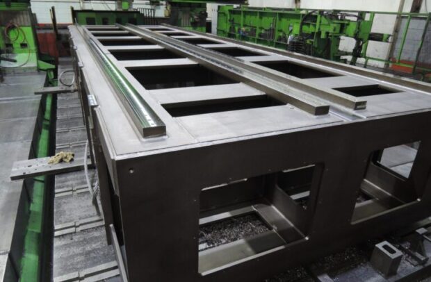 大型装置架台の製缶加工・精密仕上げにおける4つのポイントとは？｜大型精密製缶/切削 スピード加工センター